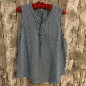 Splendid chambray sleeveless flowy blouse L